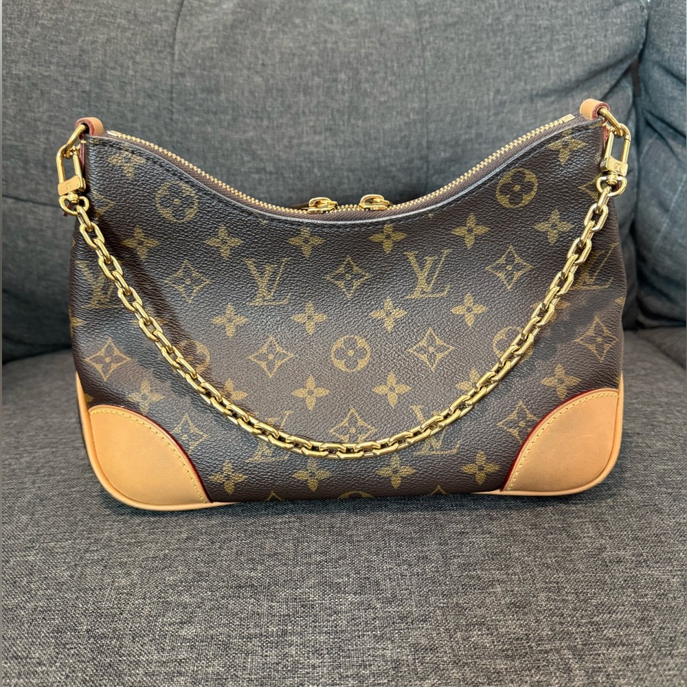 ✨ Louis Vuitton Boulogne PM ✨ FIRM PRICE - Just updated new pics and video ⚡️ - Picture 3 of 17